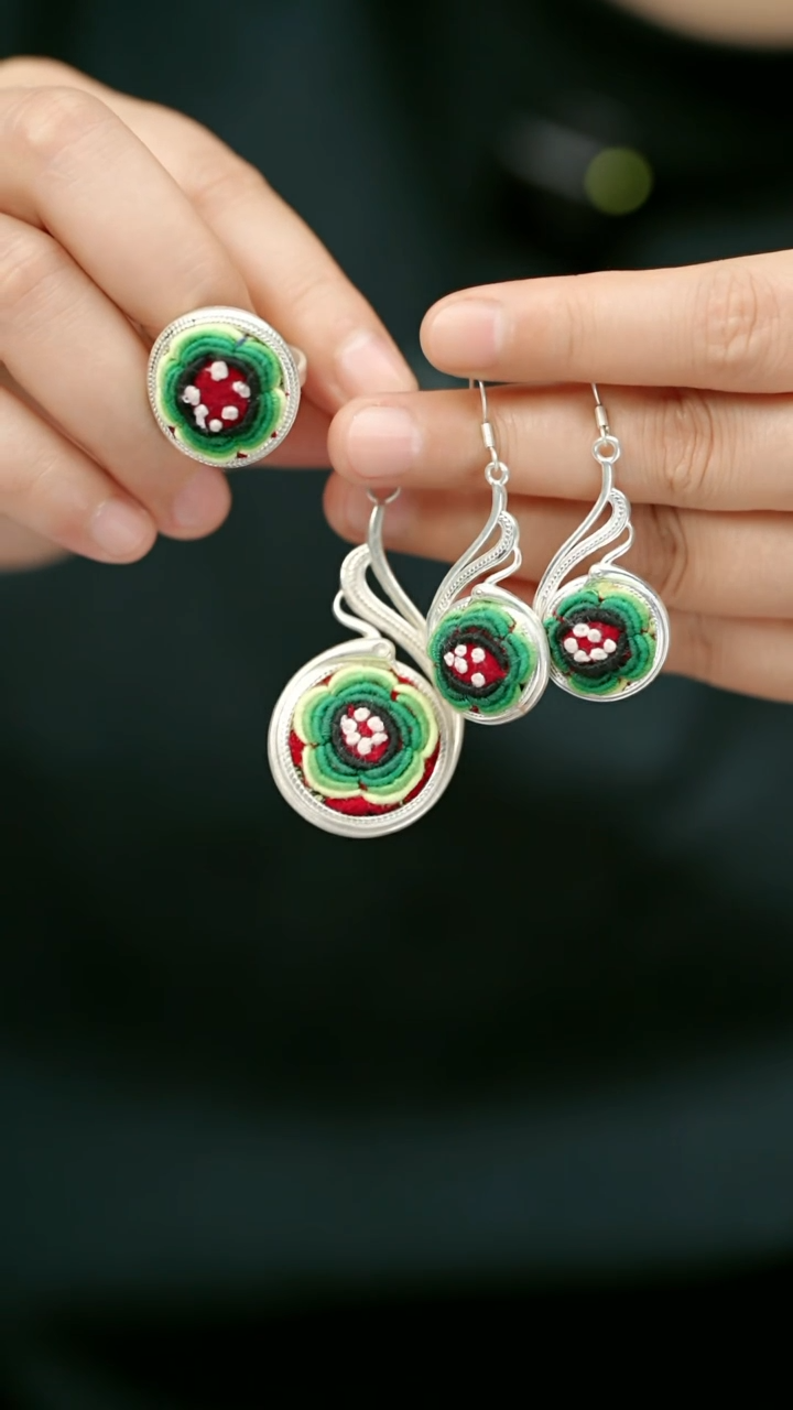 织绣129黔东南苗族刺绣