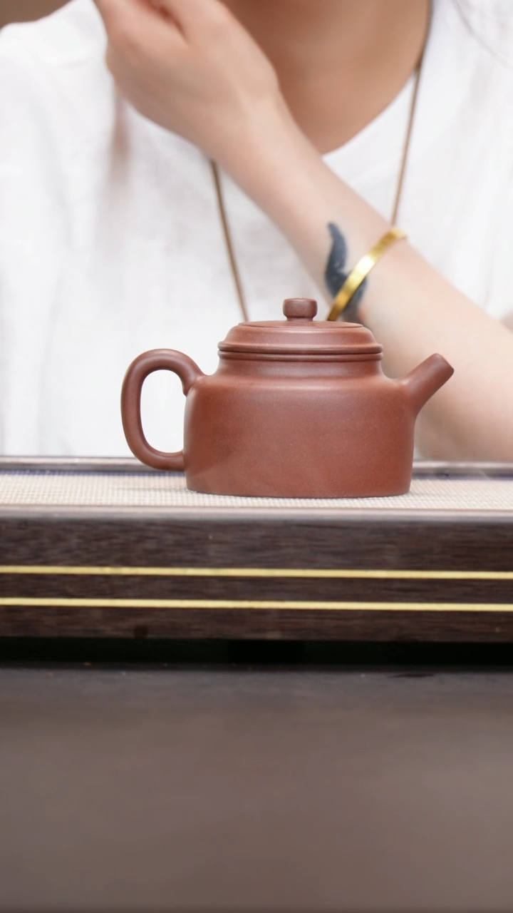茶壶紫砂中槽清  德钟