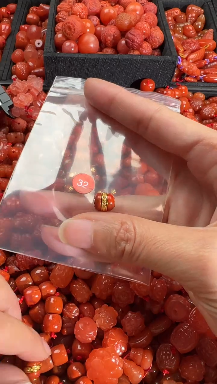 【闪购商品】南红玛瑙颈饰未镶嵌1