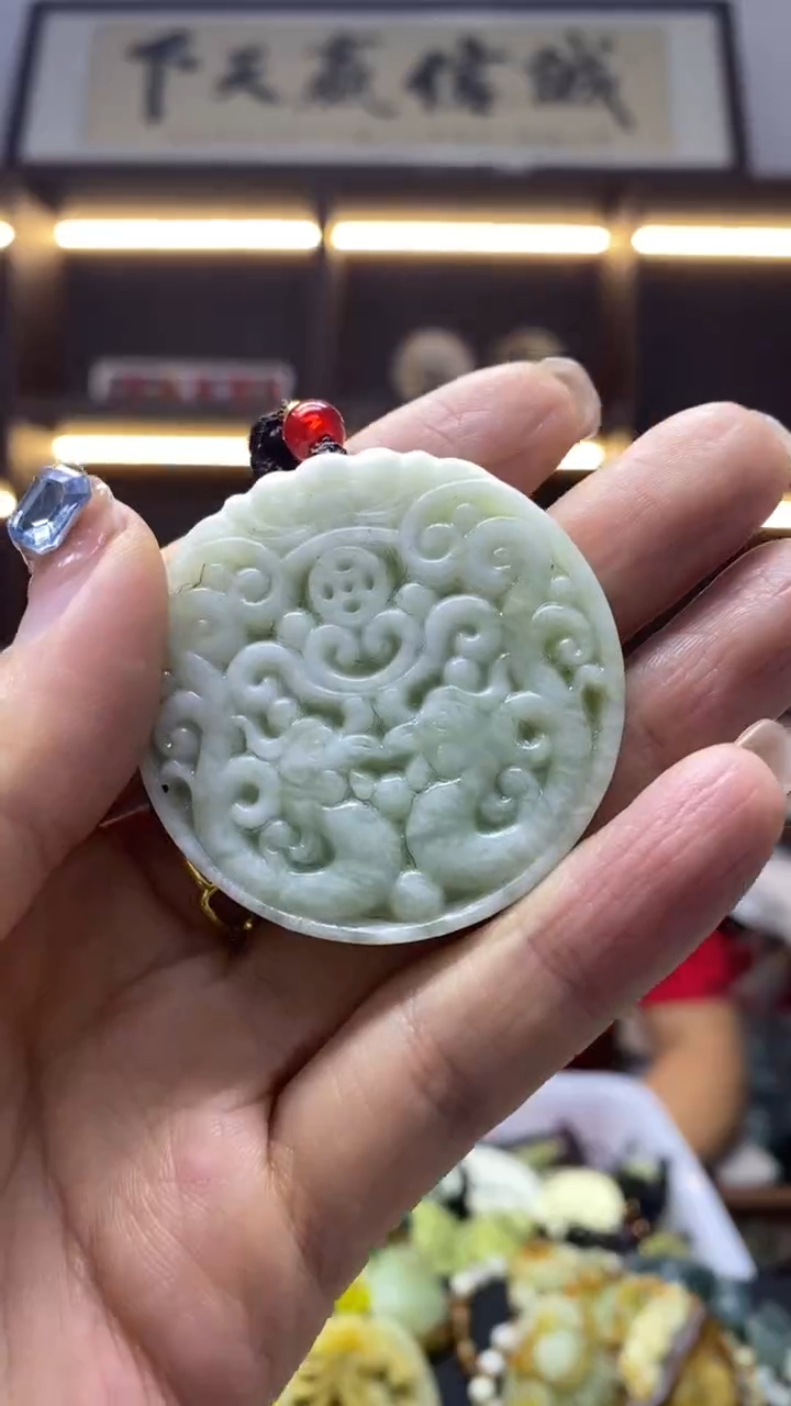 未镶嵌岫玉挂件   