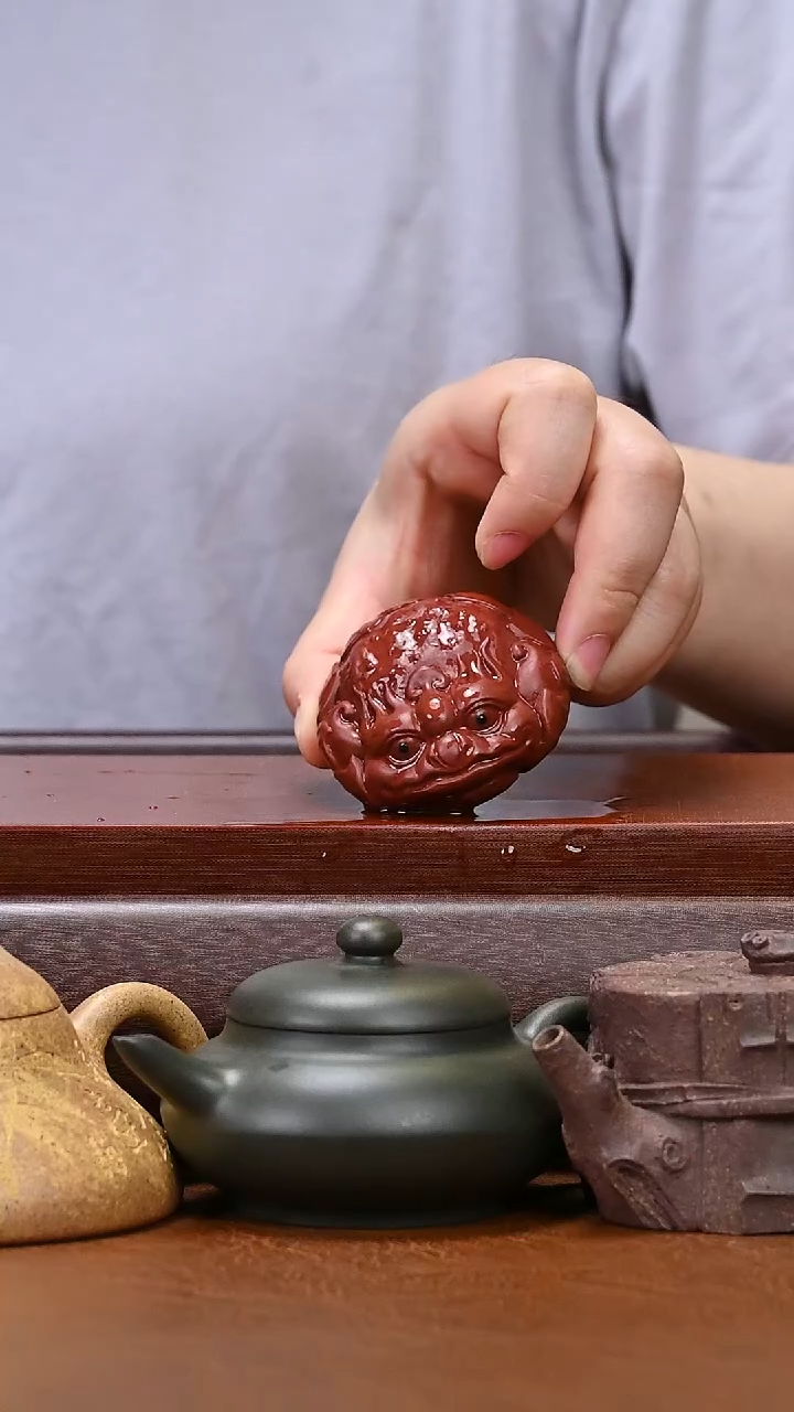 紫砂杂件朱泥一个