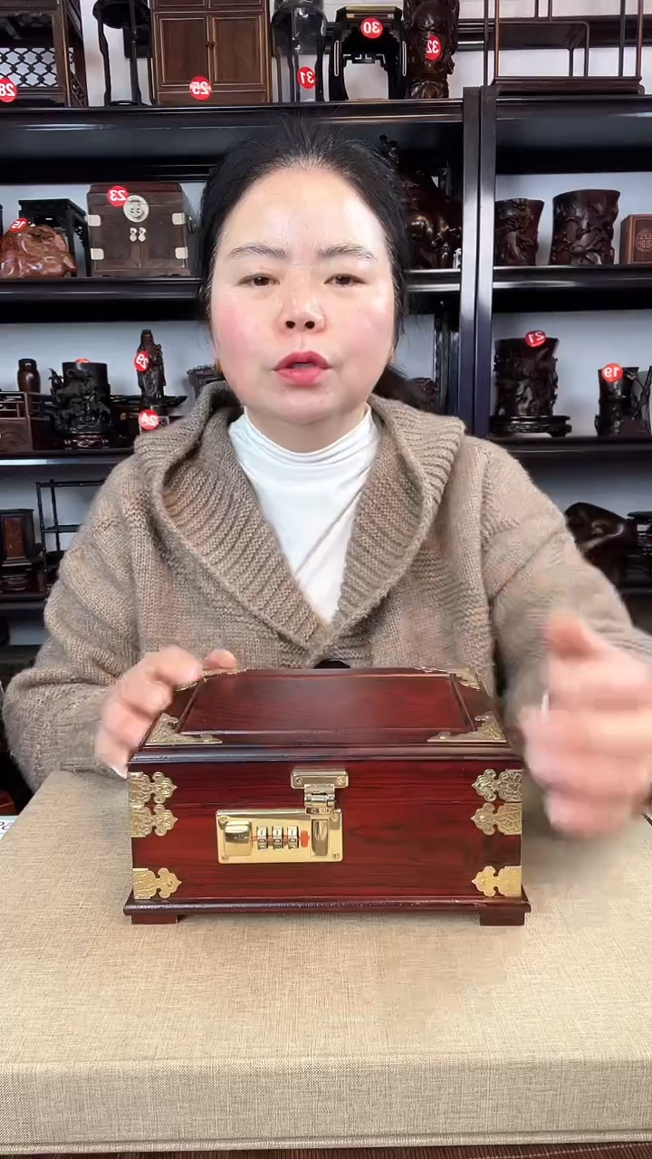 【闪购商品】木389老李红木工艺品