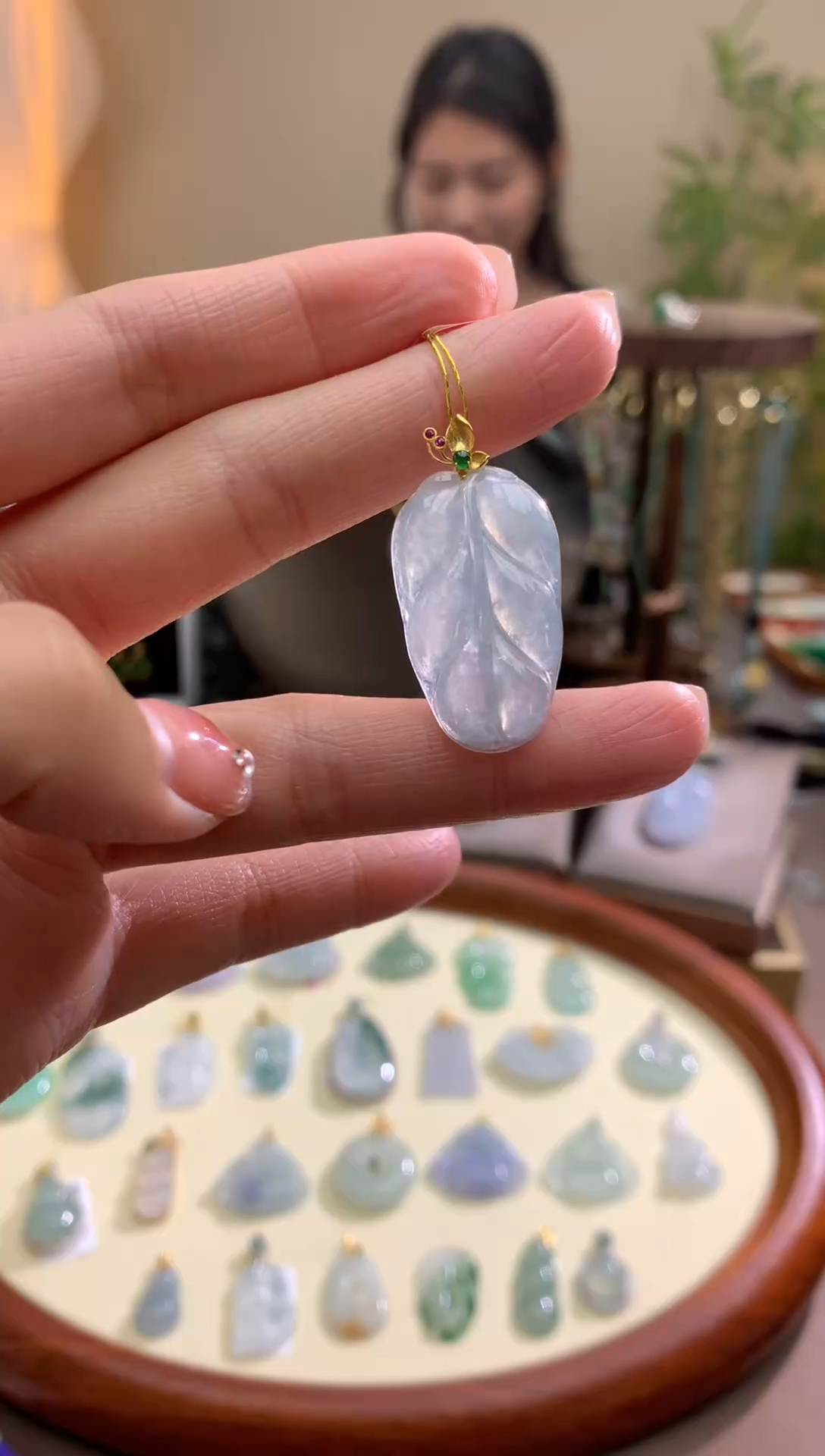 【闪购商品】翡翠颈饰18K金镶嵌叶子