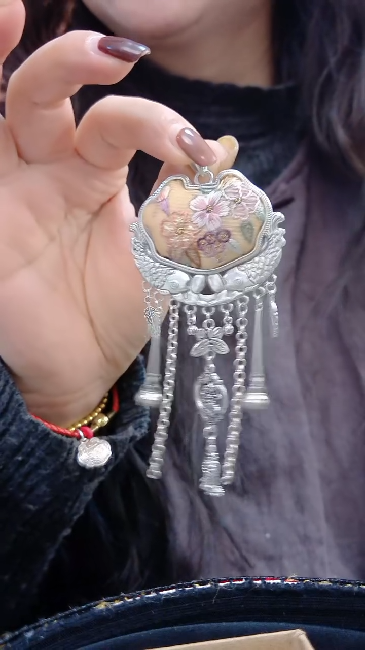 【闪购商品】织绣民族风老绣饰品147