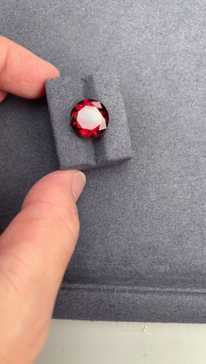 【闪购商品】石榴石裸石未镶嵌8ct镁铝榴石