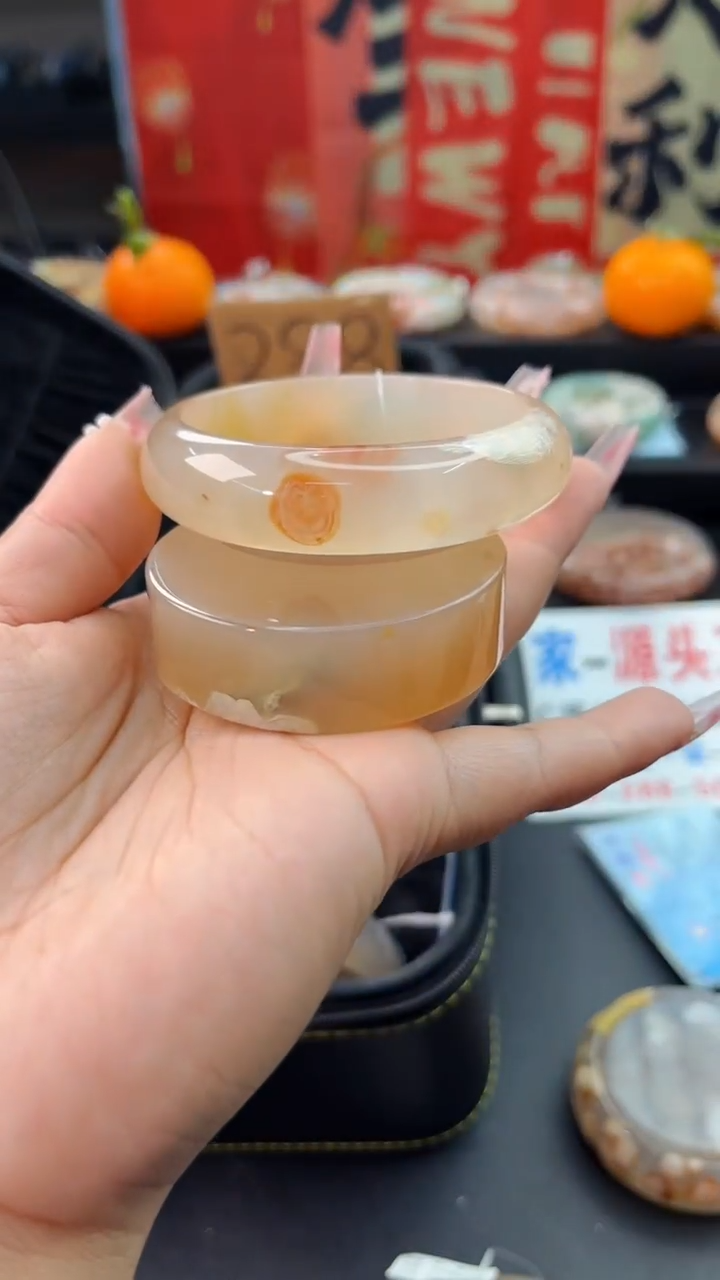 【闪购商品】石英质玉手镯未镶嵌赠送镯心（57圈口）