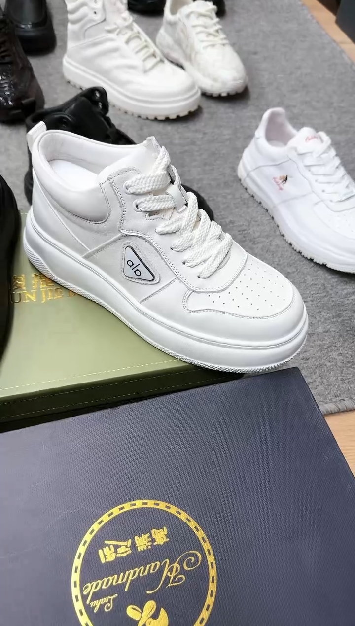 磨砂皮（牛皮）42码白色6622