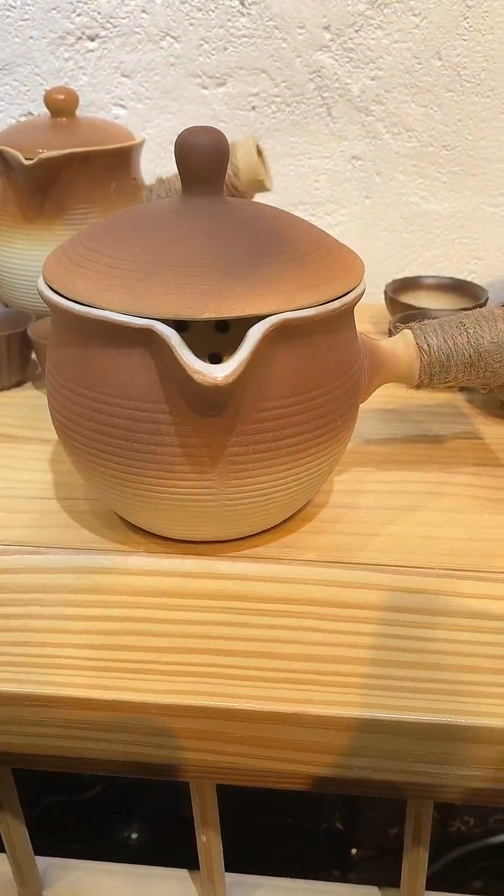 【闪购商品】1000ml褐色灵韵罐罐壶+陶瓷盖