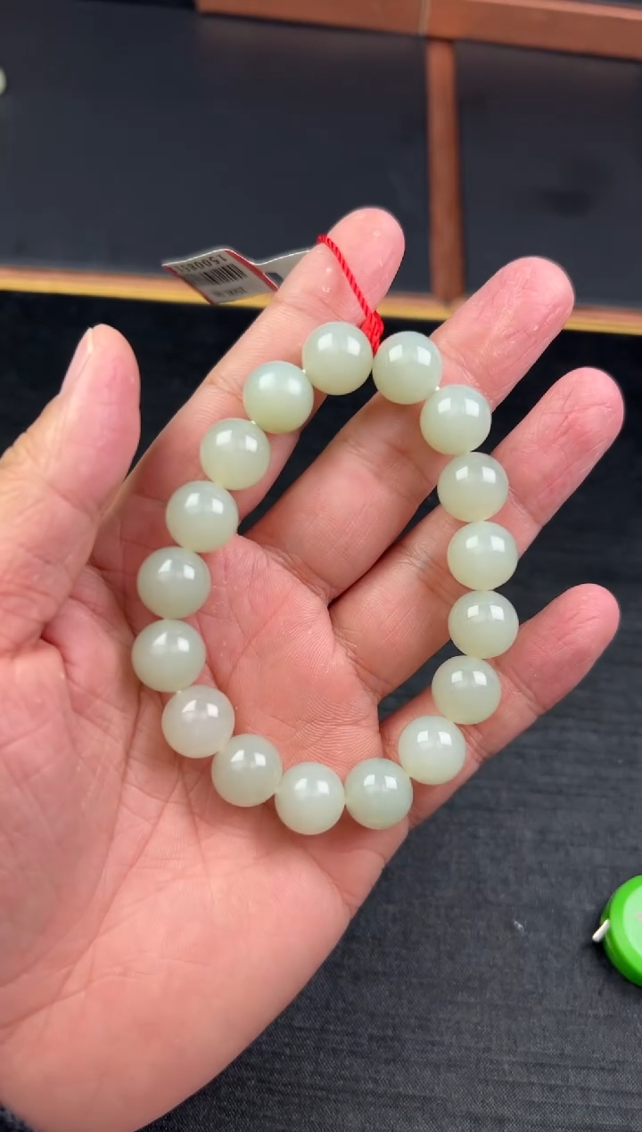 【闪购商品】和田玉手串未镶嵌且末微色差近矿卡12