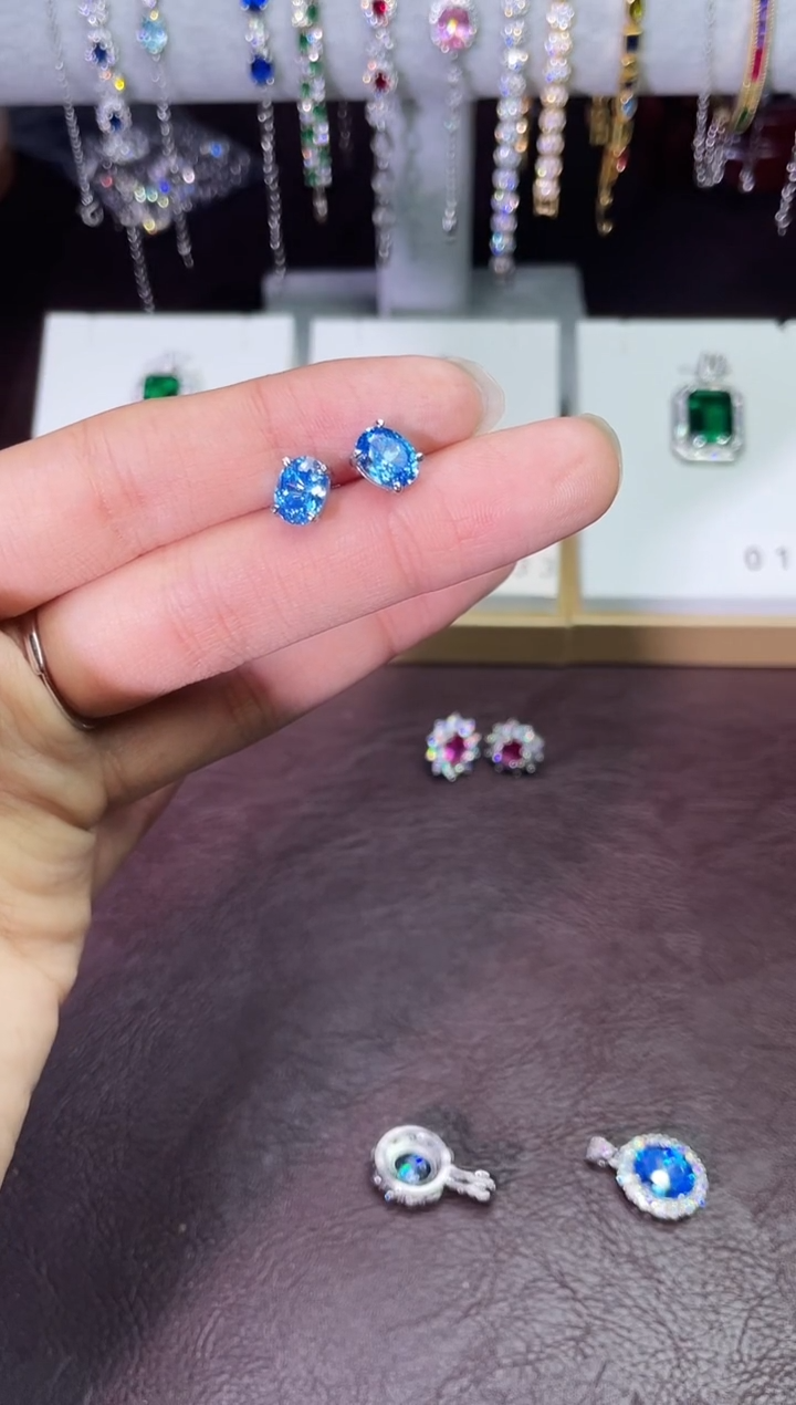 合金合成钻石蓝宝耳钉