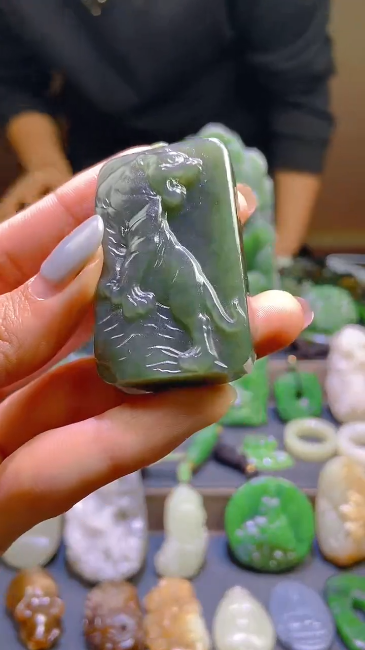 颈饰未镶嵌和田玉1