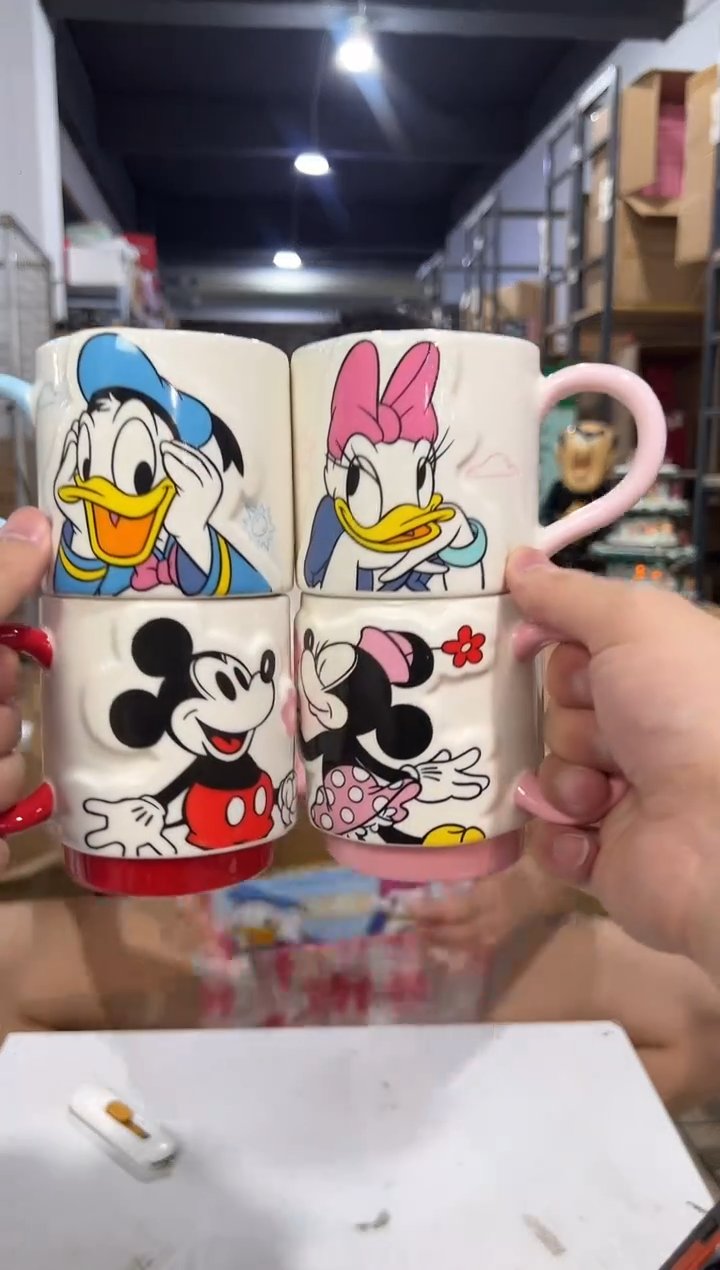 瓷片原盒米奇米妮拿花对杯加唐老鸭黛西对杯