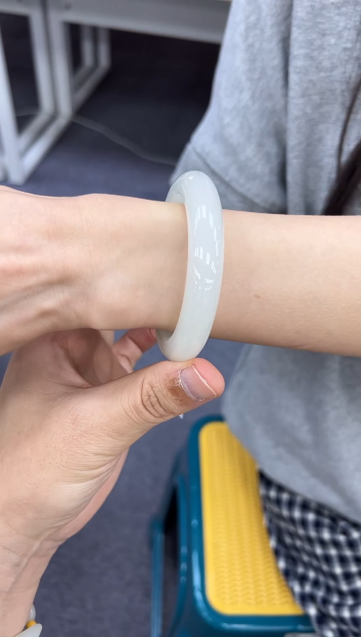 未镶嵌手镯和田玉54.5  706