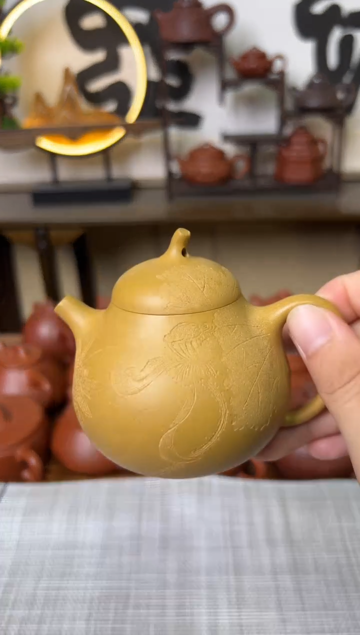 茶壶段泥黄金段茄瓜壶刻绘150CC