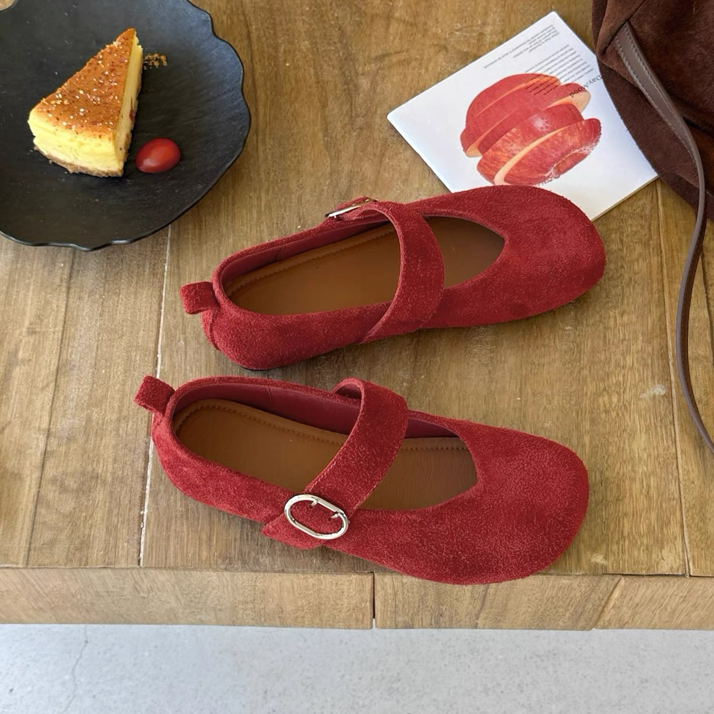 复古牛皮玛丽珍女2025秋冬新款百搭平底一字带单鞋 csa 8818-28