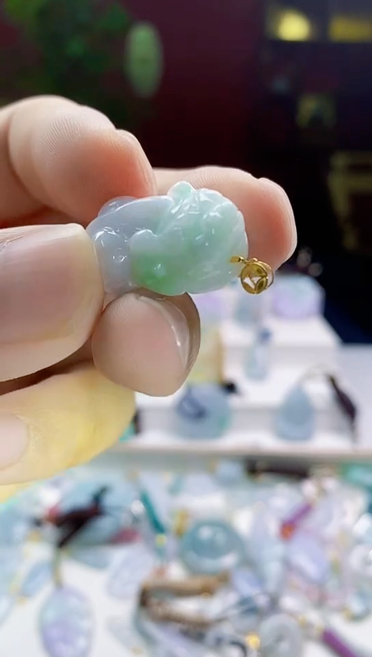 翡翠未镶嵌颈饰翡翠