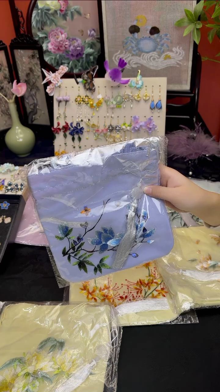 刺绣夏****空非遗绒花苏绣饰品