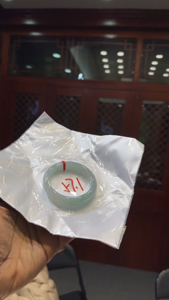 【闪购商品】翡翠手镯未镶嵌手镯