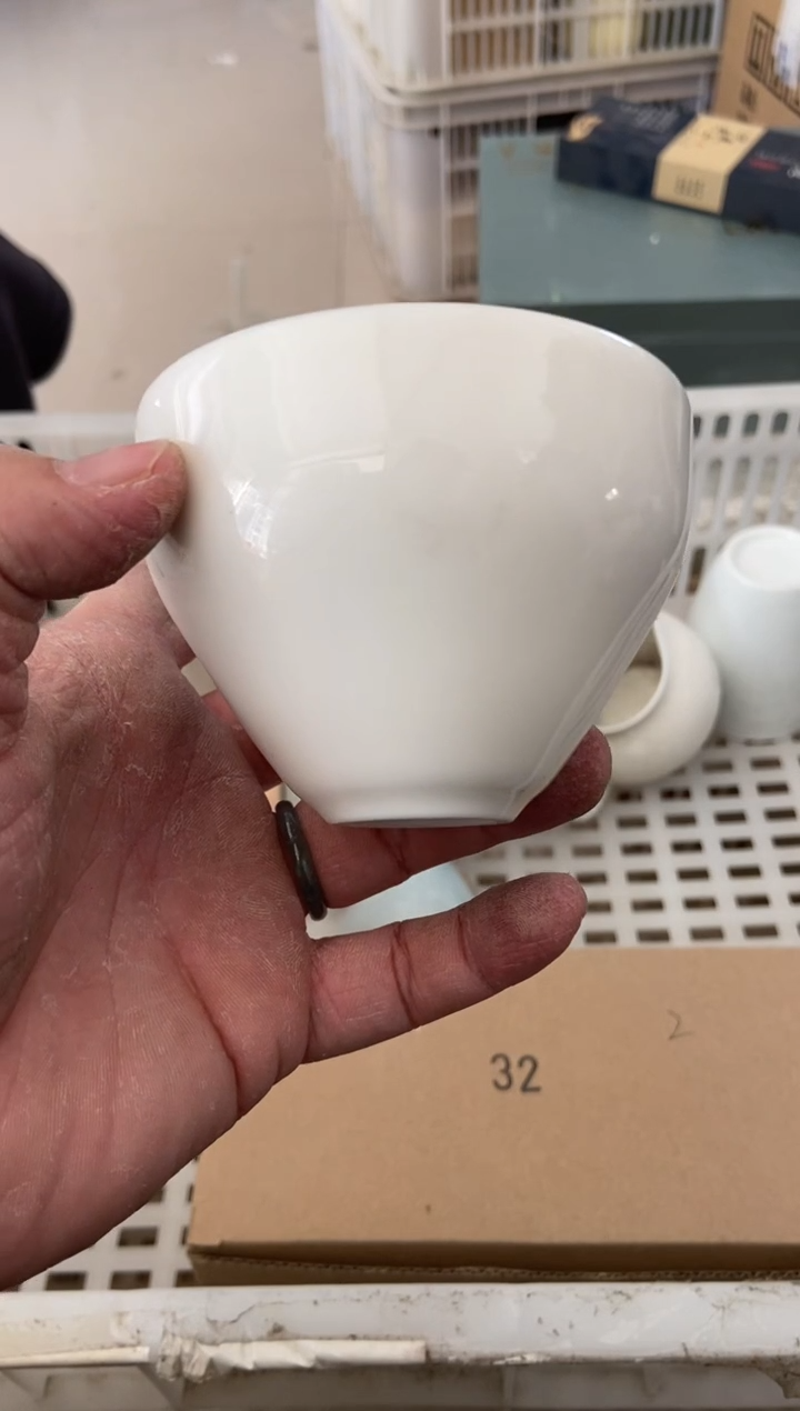 杯子瓷无运费险有瑕疵的摄影的产品有使用过的痕迹有点脏介意勿拍