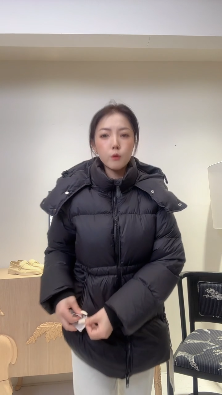 黑色90白鸭上衣呀