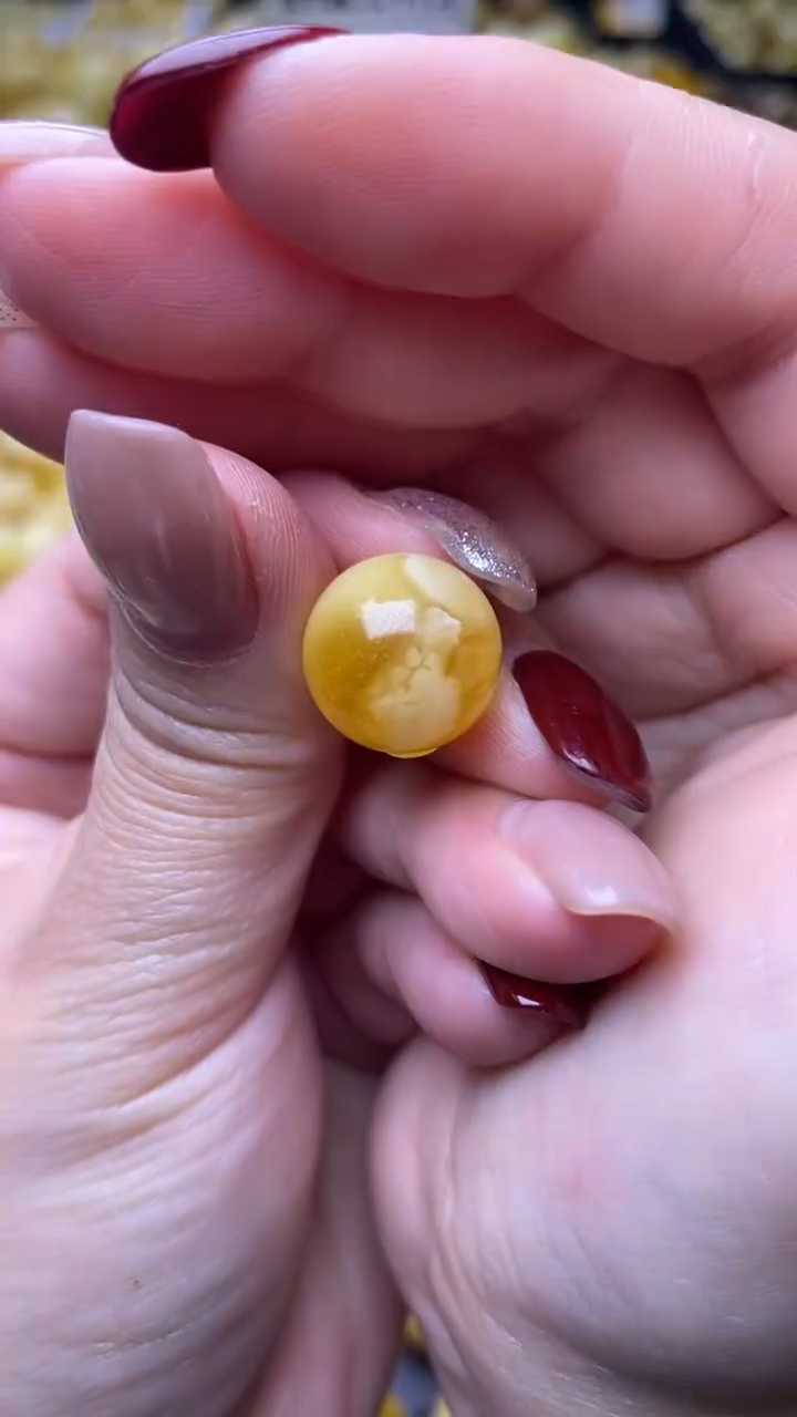 【闪购商品】琥珀裸石未镶嵌月.3