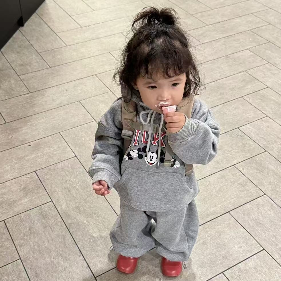 童装  儿童灰色米Q连帽卫衣套装【正码正拍】