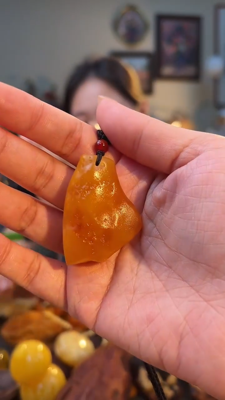 琥珀颈饰未镶嵌吊坠