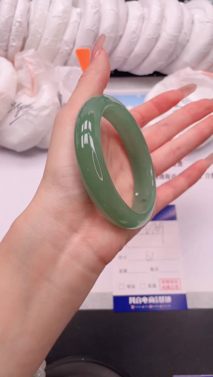 未镶嵌手镯石英质玉12V109-61