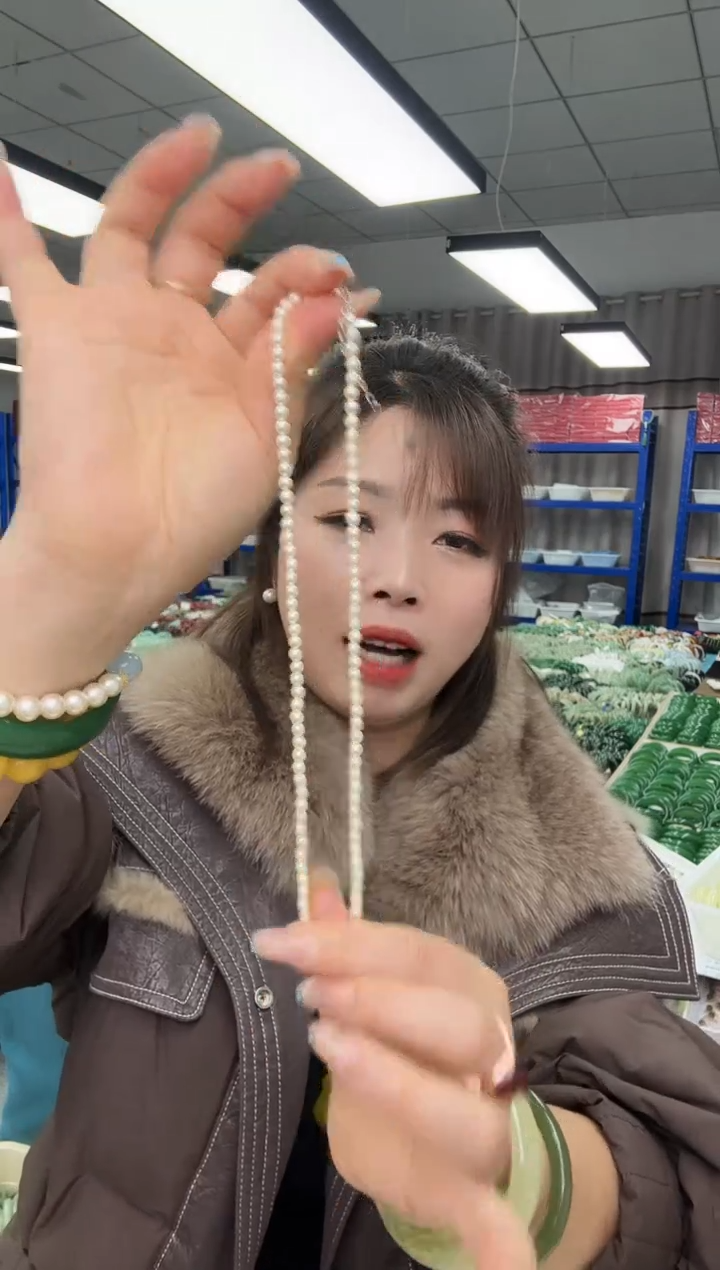 卡4/mm香槟金手串