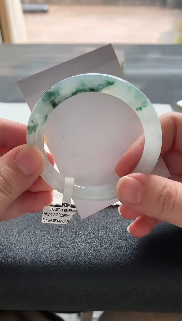 【闪购商品】翡翠手镯未镶嵌54圆条Y1367买断