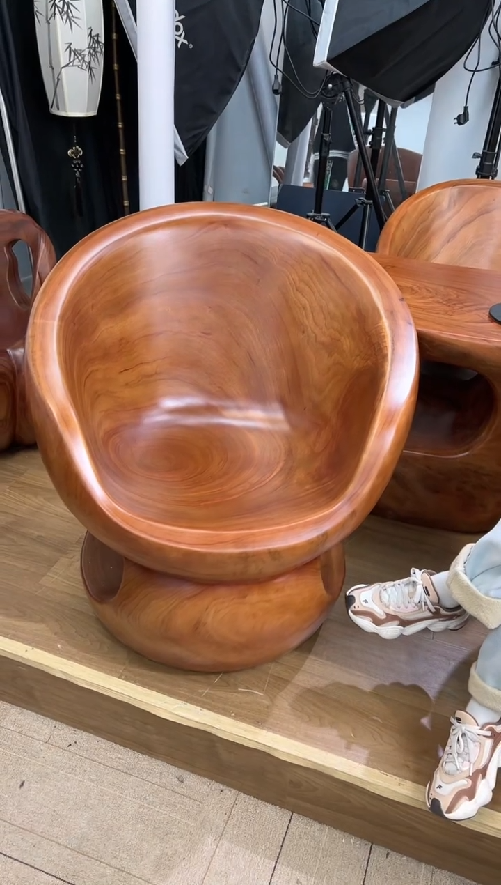 【闪购商品】香樟木实木创意主人椅