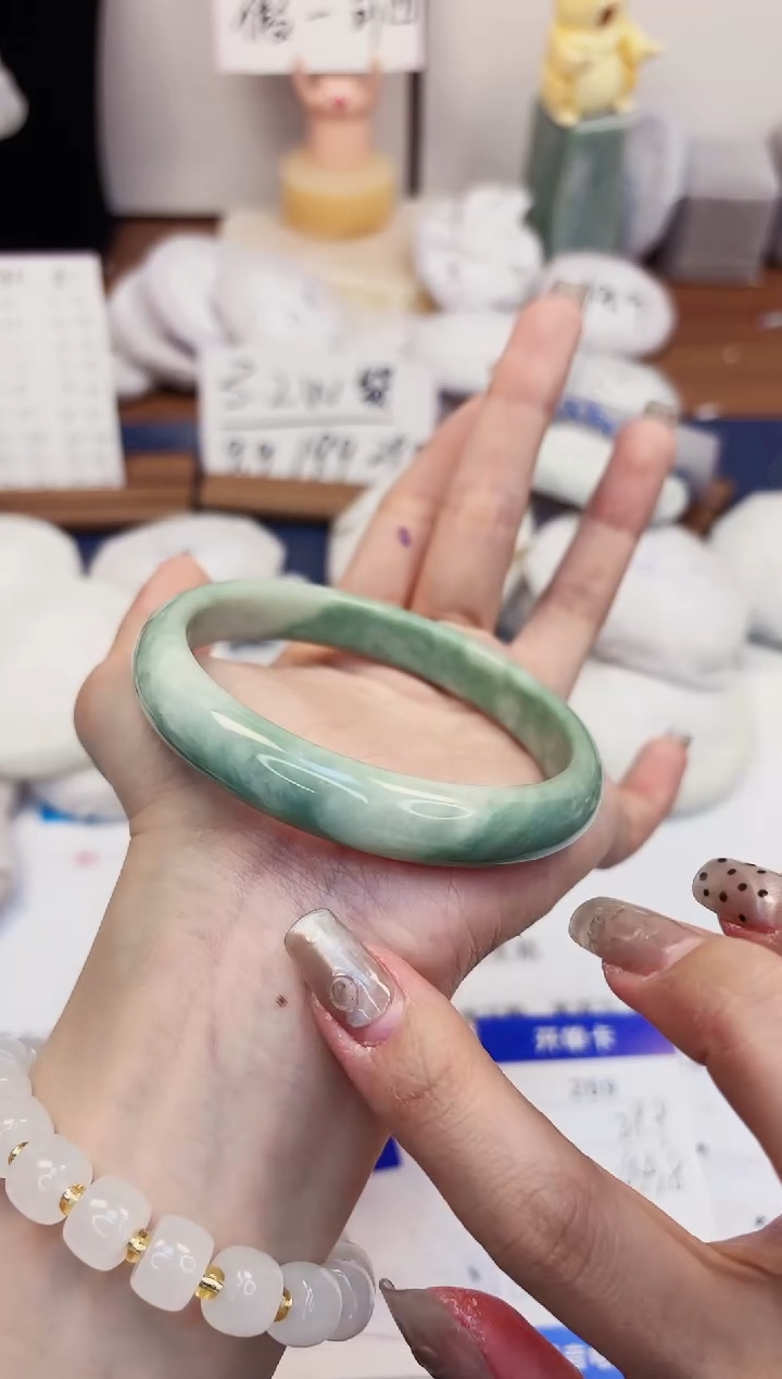 【闪购商品】石英质玉手镯未镶嵌269-翠玉-圈口64
