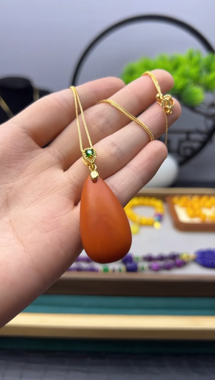 【闪购商品】蜜蜡颈饰14K金镶嵌D100           