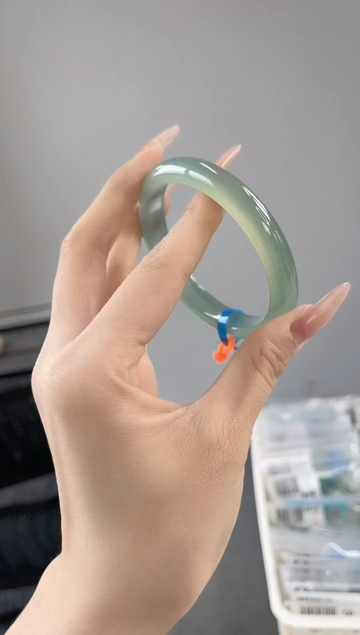 【闪购商品】玛瑙/玉髓手镯未镶嵌59-60圈