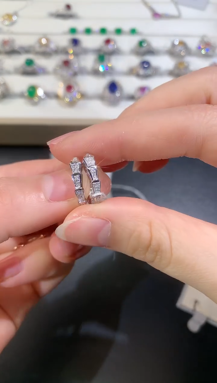 【闪购商品】钻石耳饰18K金镶嵌Z35|2500