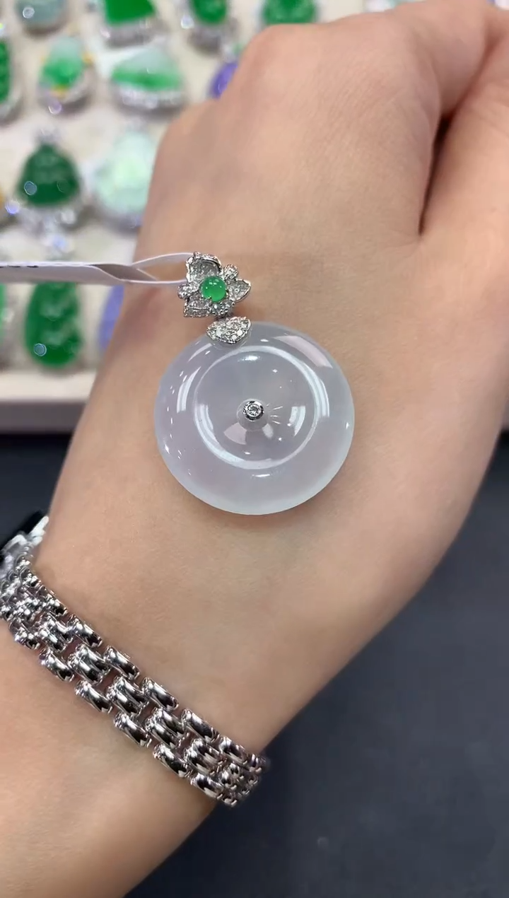 【闪购商品】翡翠吊坠(不含链)18K金镶嵌q40      