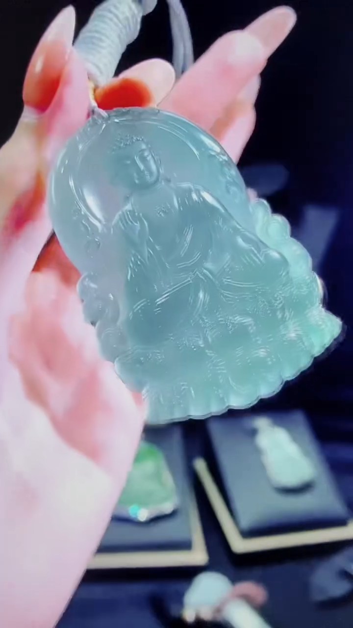 翡翠未镶嵌颈饰1