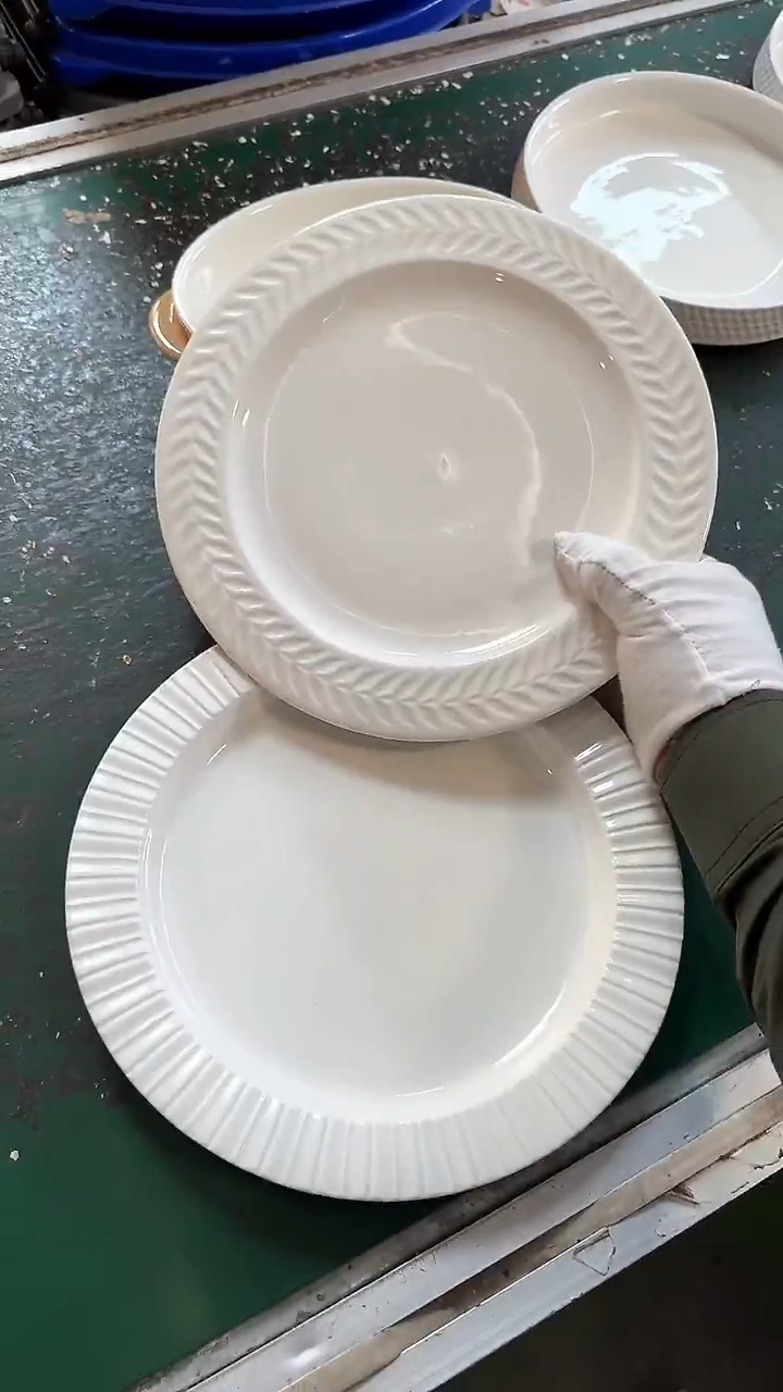 陶瓷2个大盘 麦穗和星光 微瑕凑满20元包邮
