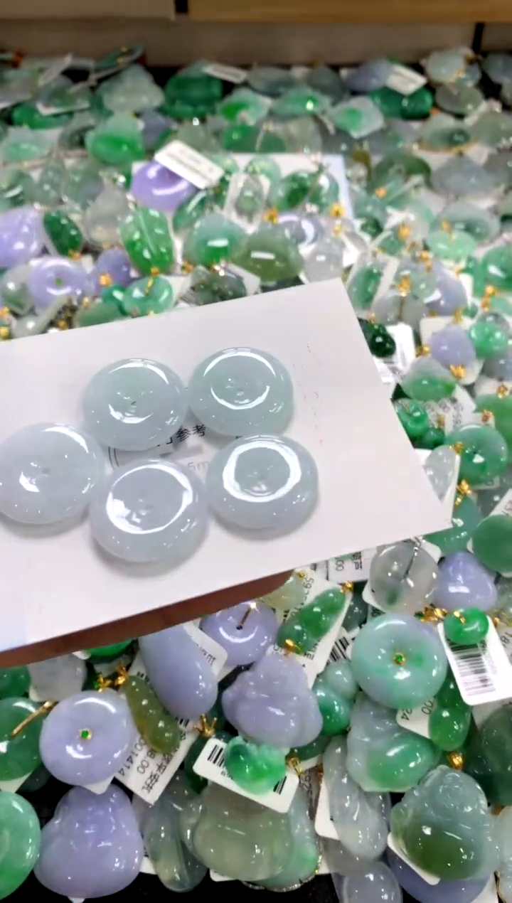 颈饰未镶嵌翡翠1111111111111111（多样性发其一）