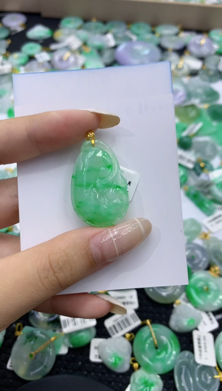 颈饰18K金镶嵌翡翠天然缅甸翡翠A货