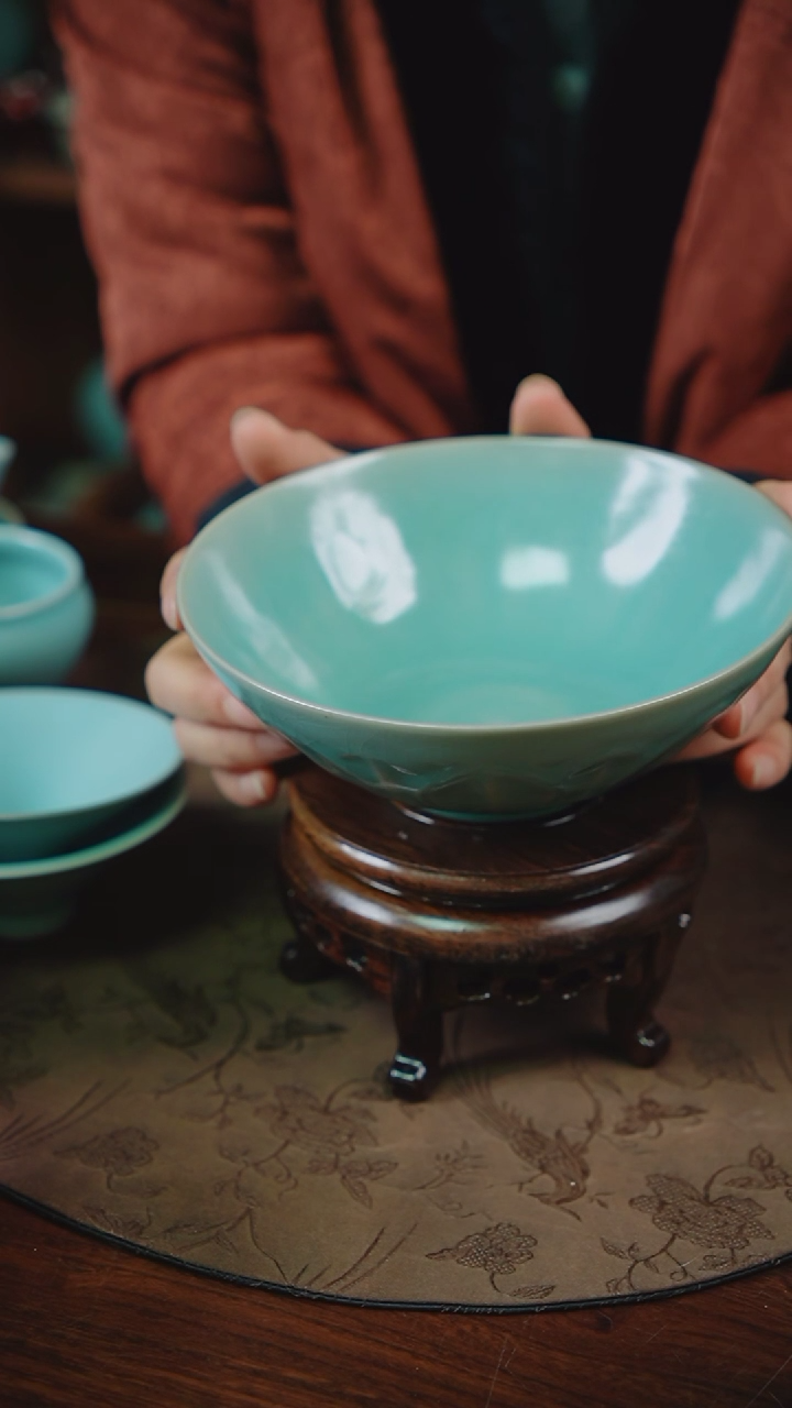 【闪购商品】杯44汝瓷纯手工外刻莲瓣碗（微微不完美）