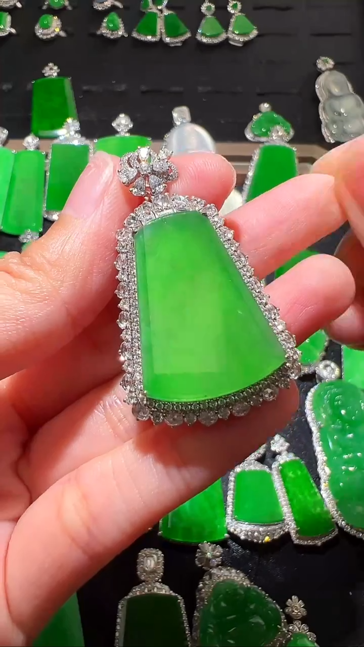 【闪购商品】翡翠18K金镶嵌吊坠(不含链)无事牌