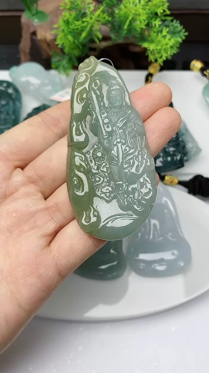 【闪购商品】翡翠颈饰未镶嵌        