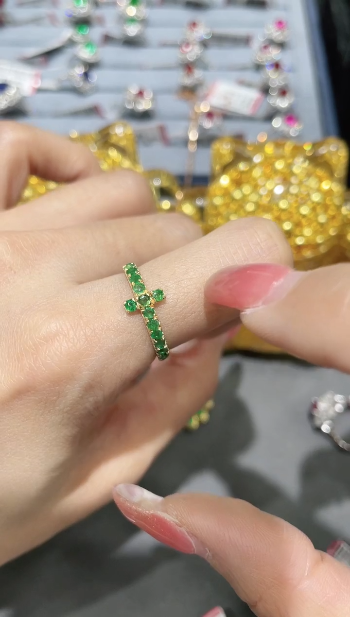 戒指18K金镶嵌祖母绿戒指