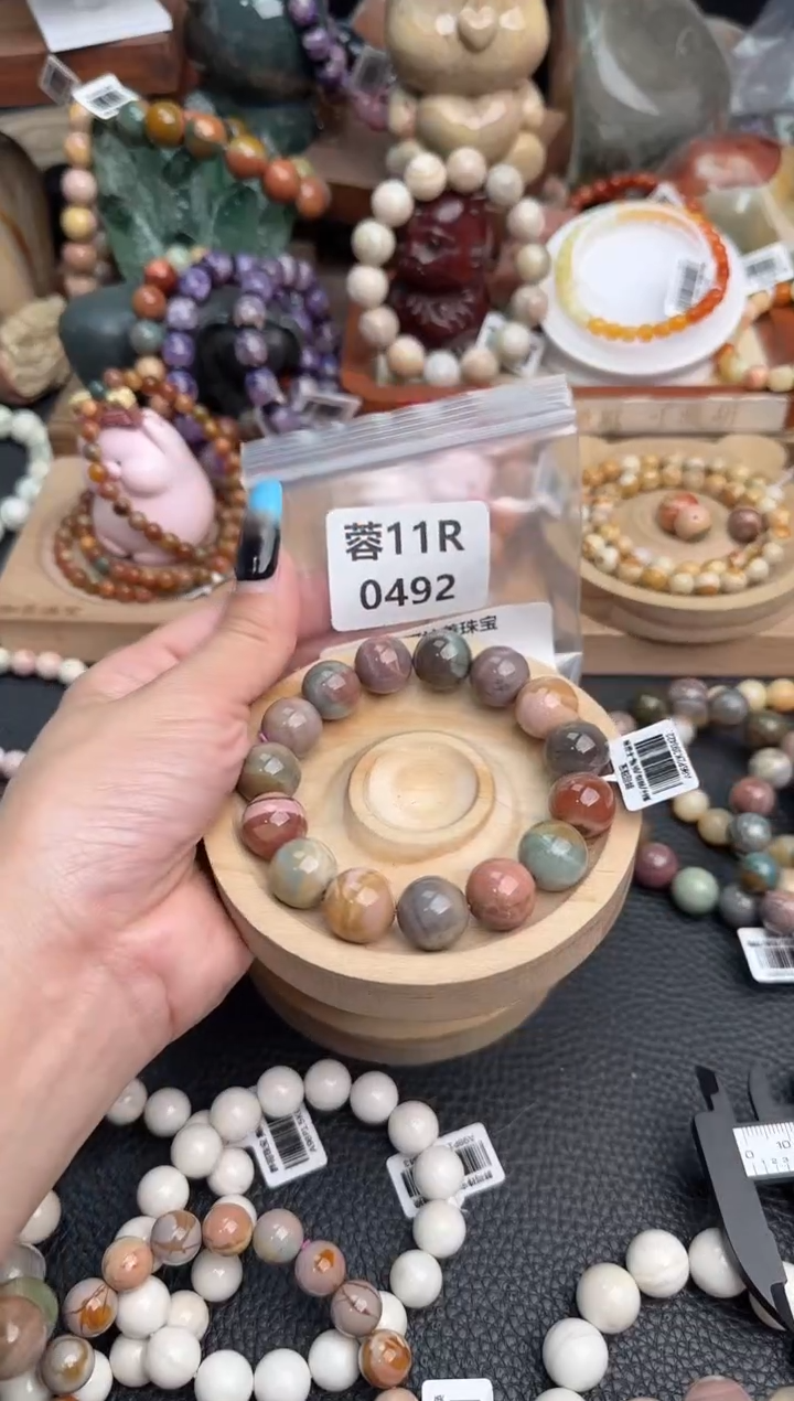 【闪购商品】石英质玉未镶嵌手链11R0492