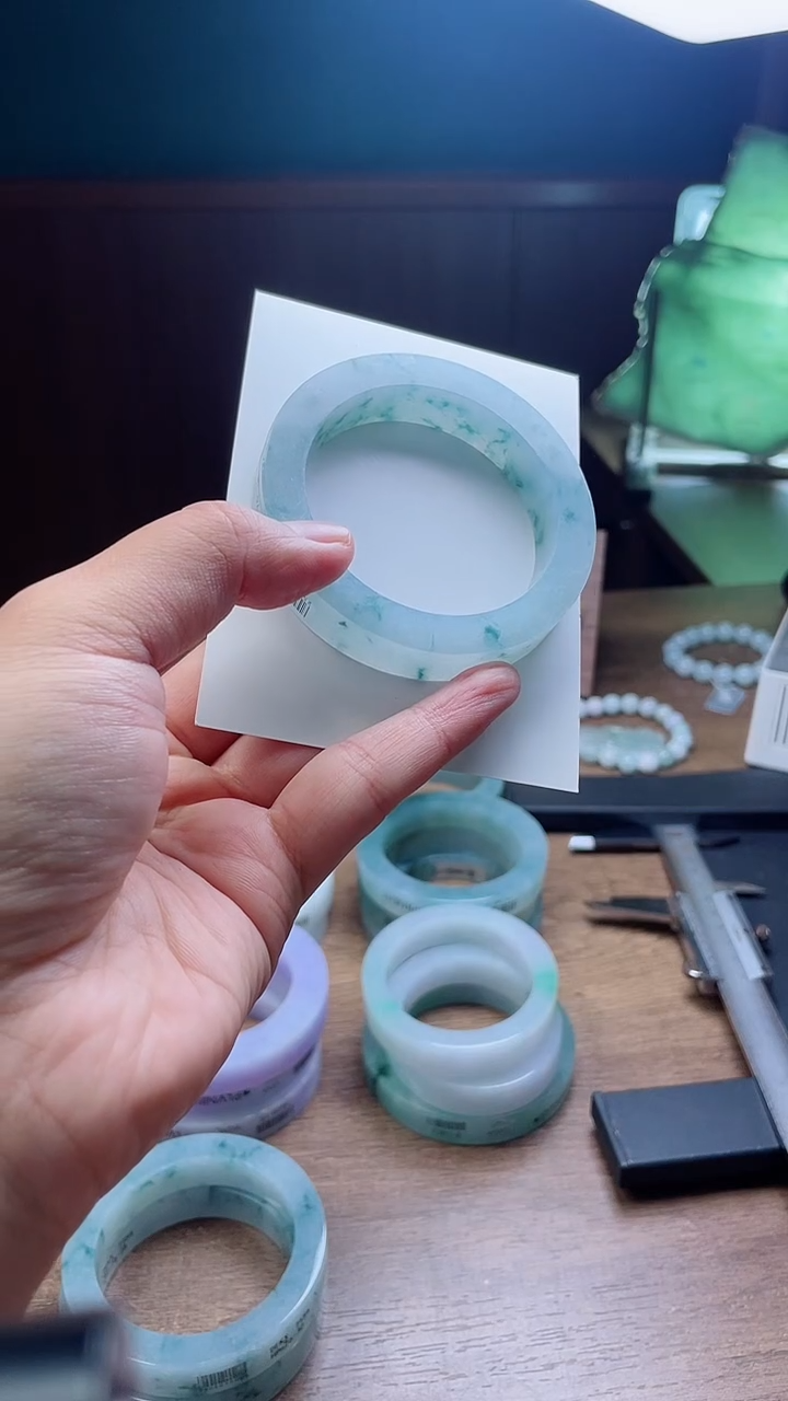 定制翡翠手镯未镶嵌阿*定制