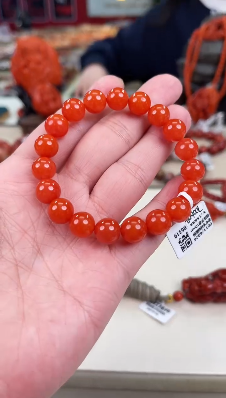 未镶嵌滴水洞手串10+南红玛瑙（多样式发其一）