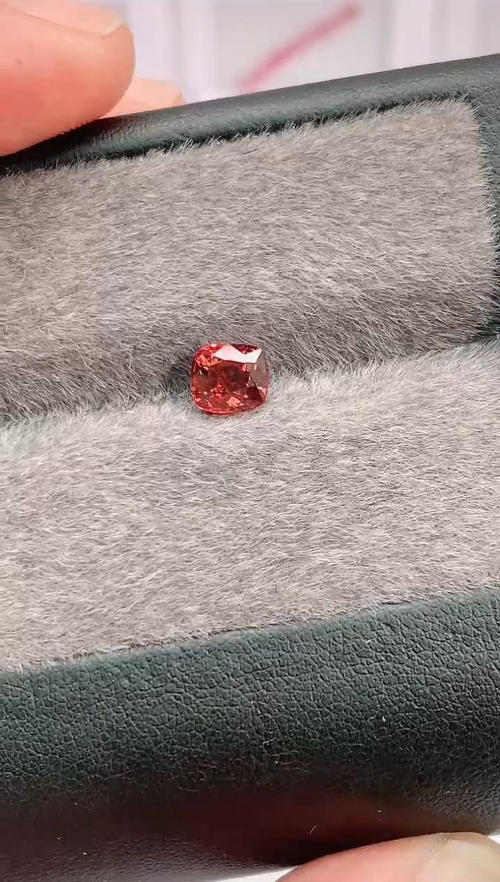 裸石尖晶石1.15-天然尖晶石