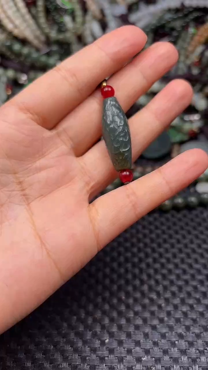 和田玉未镶嵌颈饰1