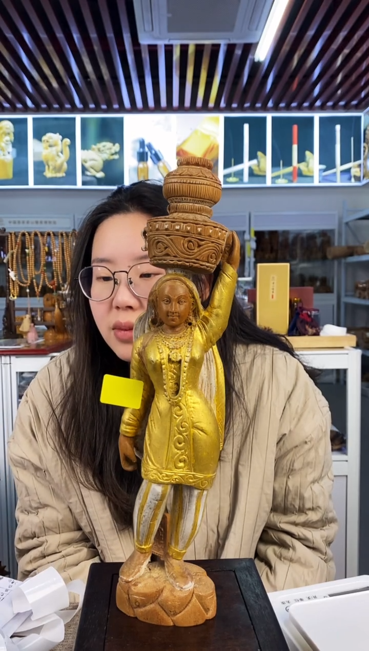 【闪购商品】檀香木六号库h-工艺品彩绘人物434克